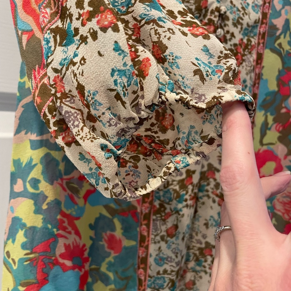 Joie Top Small - Picture 2 of 3